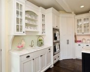 Кухонный угловой шкаф — особенности правильного выбора