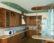 Двухуровневый потолок на кухне: особенности, преимущества, монтаж