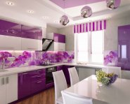 Фиолетовая кухня: грамотное использование цвета в интерьере