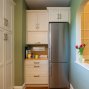 Холодильник на кухне: варианты размещения, правила выбора