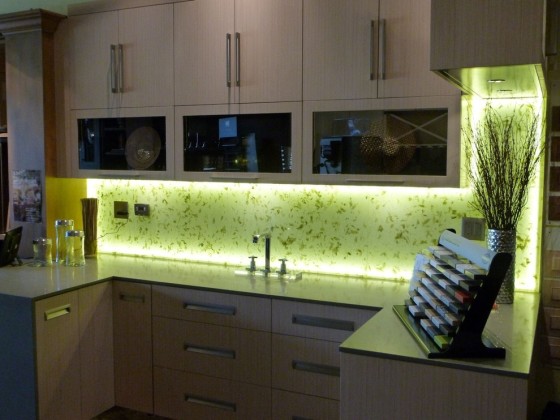 Светодиодное освещения для кухни используется чаще всего в качестве подсветки 