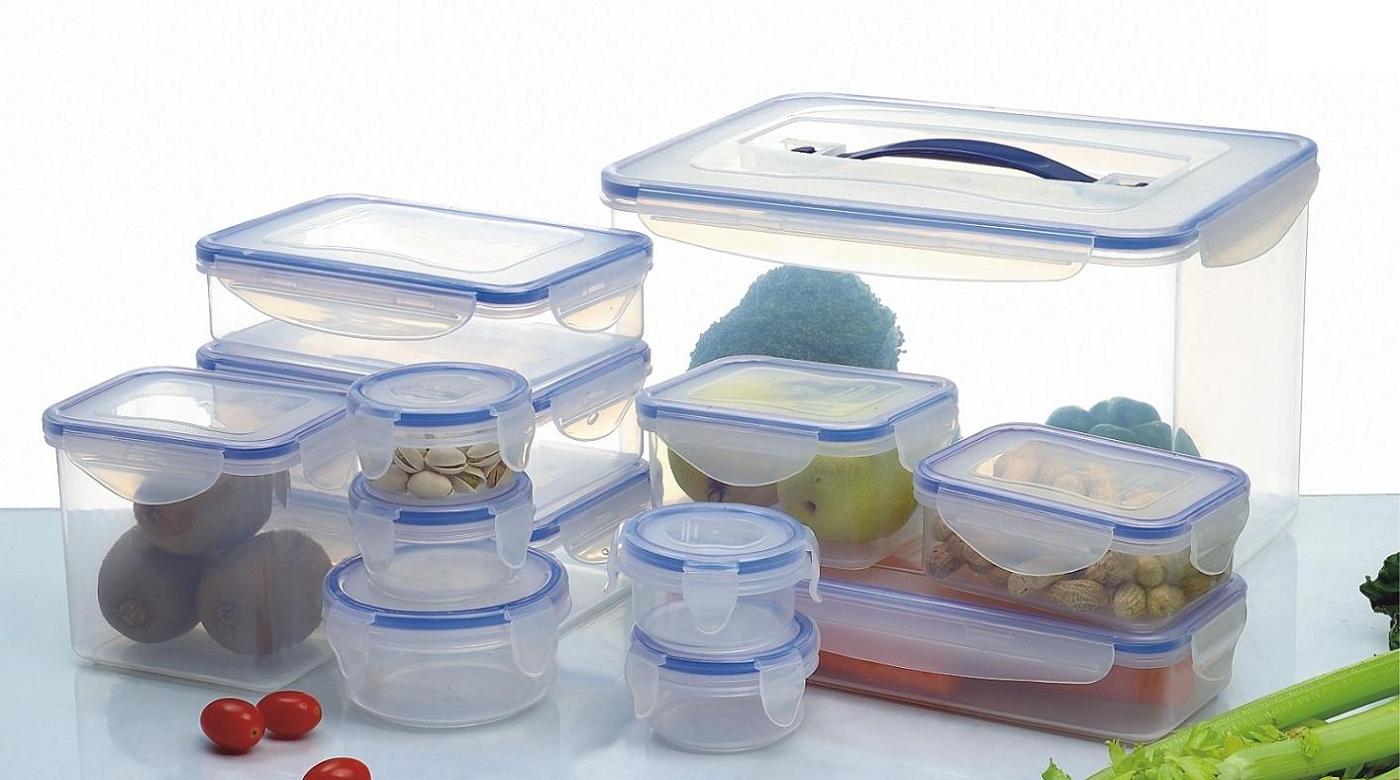 Пластиковые контейнеры для хранения еды